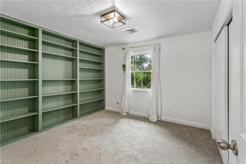 Photo 22 of 31 residential for sale in Hampton virginia