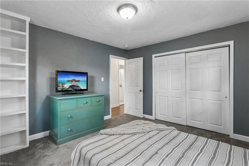 Photo 25 of 31 residential for sale in Hampton virginia