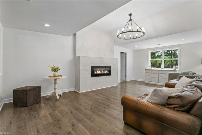 Photo 8 of 31 residential for sale in Hampton virginia