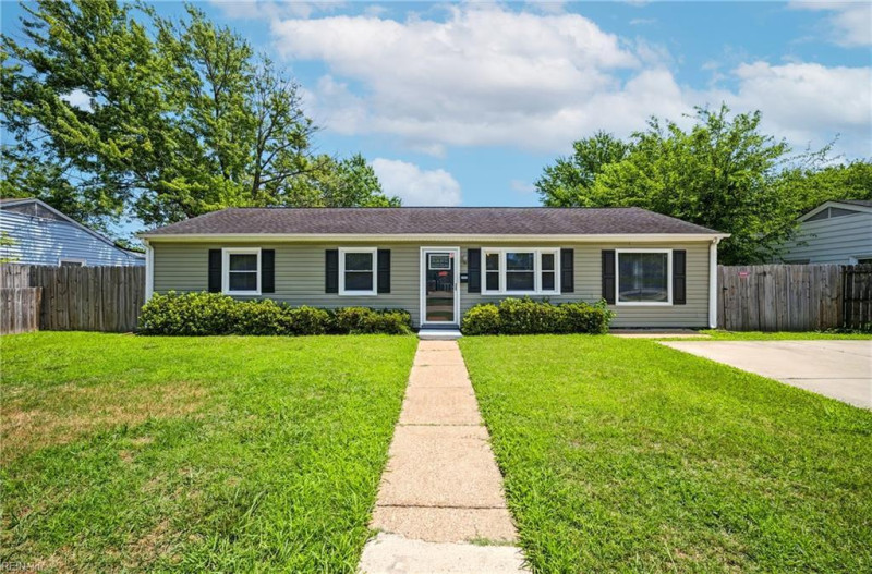 Photo 1 of 26 residential for sale in Hampton virginia