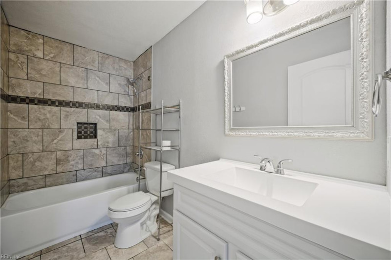 Photo 14 of 26 residential for sale in Hampton virginia