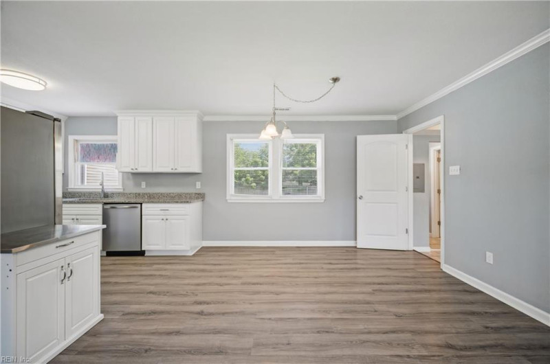 Photo 7 of 26 residential for sale in Hampton virginia