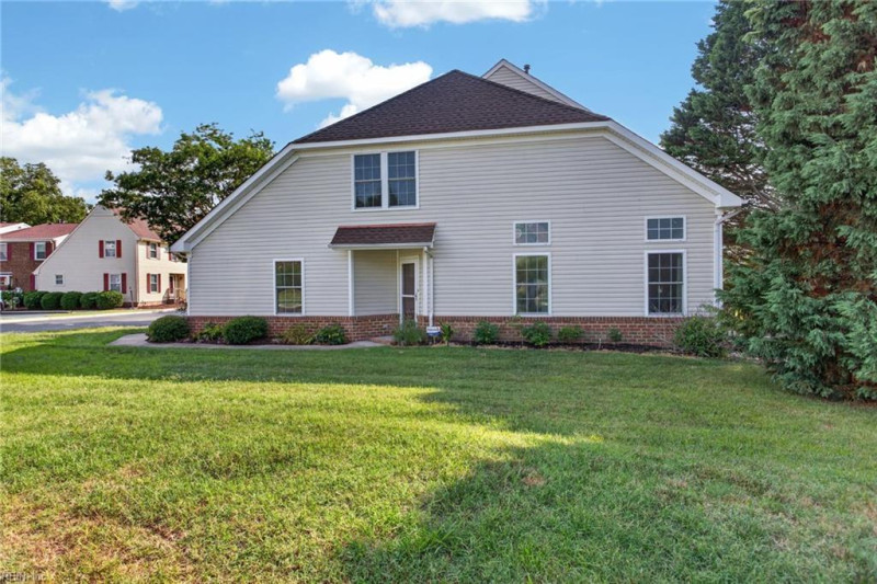 Photo 35 of 38 residential for sale in York County virginia