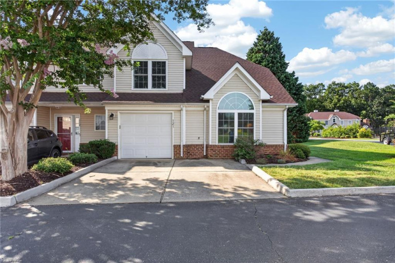 Photo 5 of 38 residential for sale in York County virginia