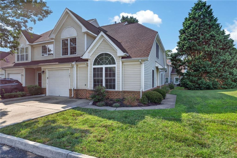 Photo 6 of 38 residential for sale in York County virginia