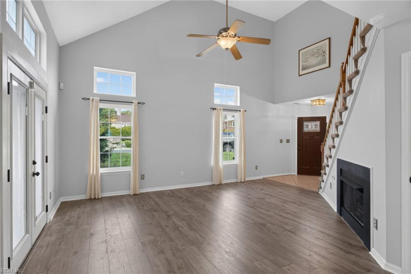 Photo 9 of 38 residential for sale in York County virginia