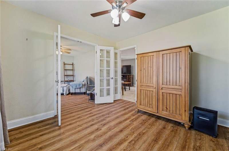 Photo 10 of 38 residential for sale in Virginia Beach virginia