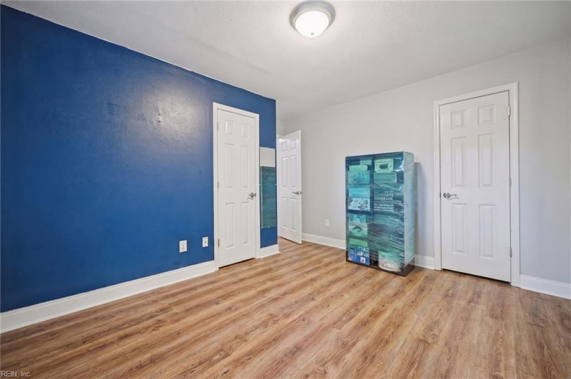 Photo 14 of 38 residential for sale in Virginia Beach virginia