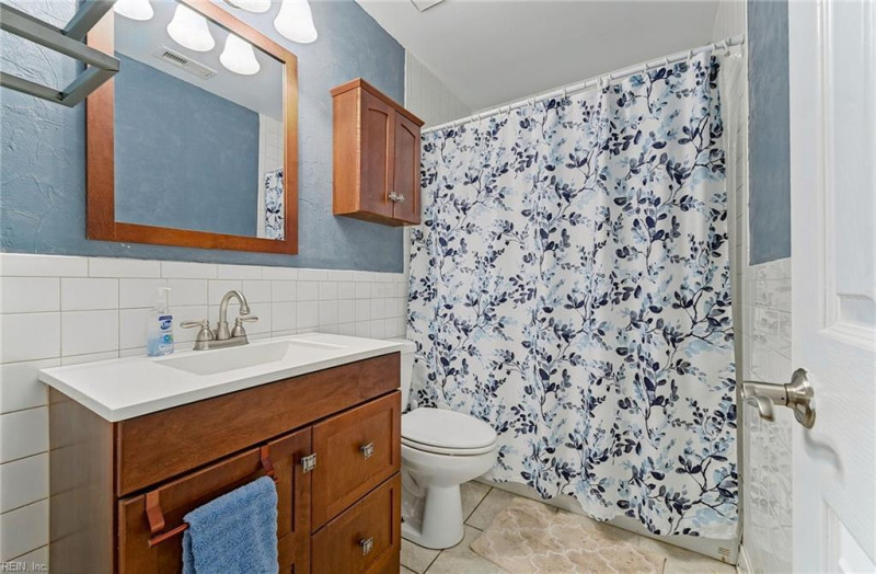 Photo 15 of 38 residential for sale in Virginia Beach virginia