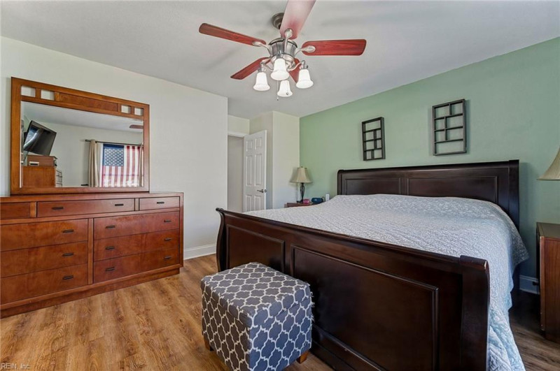 Photo 17 of 38 residential for sale in Virginia Beach virginia
