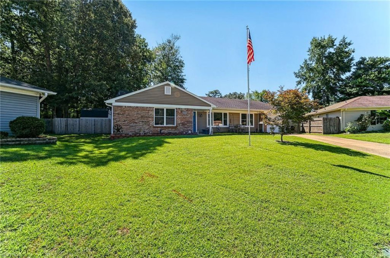 Photo 2 of 38 residential for sale in Virginia Beach virginia