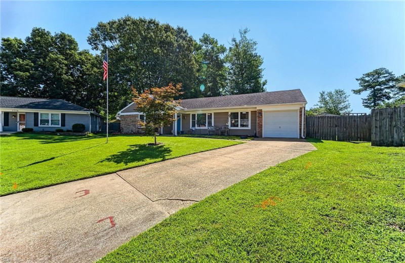 Photo 4 of 38 residential for sale in Virginia Beach virginia