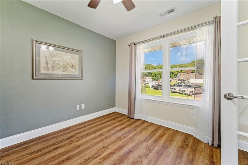 Photo 9 of 38 residential for sale in Virginia Beach virginia