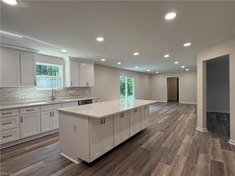Photo 3 of 10 residential for sale in Chesapeake virginia