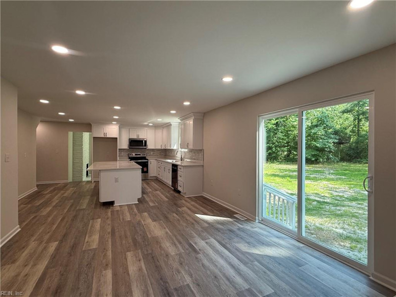 Photo 4 of 10 residential for sale in Chesapeake virginia