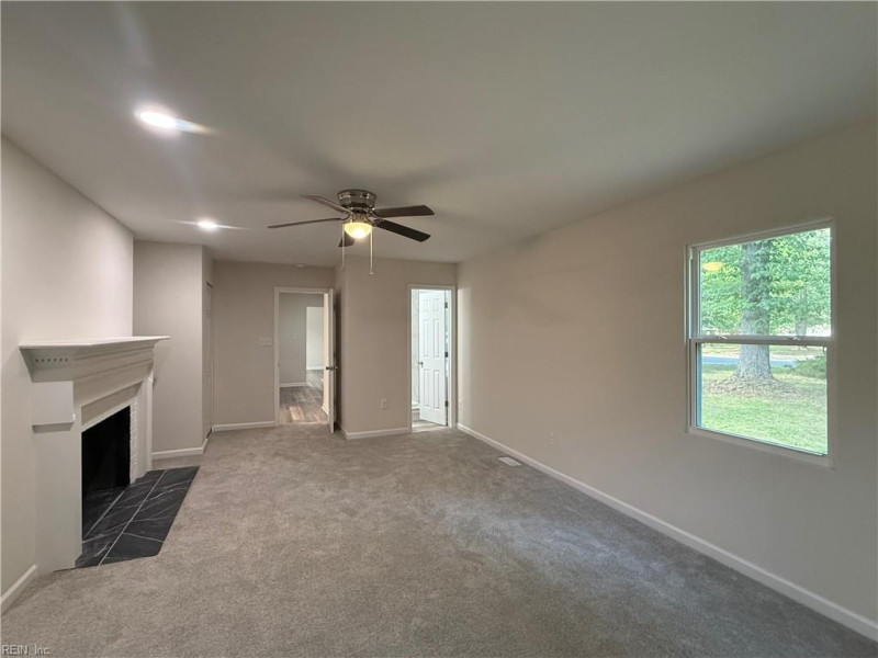 Photo 6 of 10 residential for sale in Chesapeake virginia
