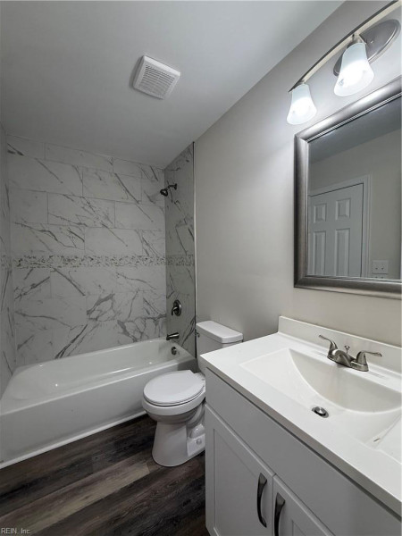 Photo 9 of 10 residential for sale in Chesapeake virginia