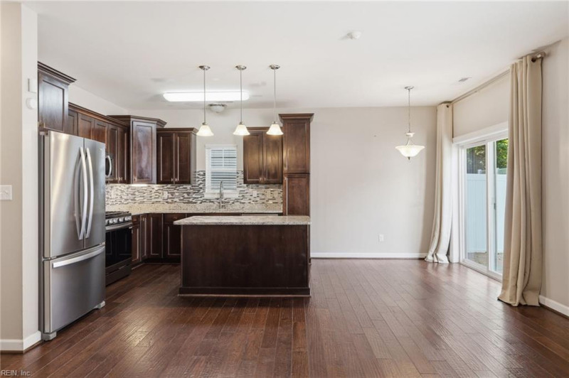Photo 12 of 47 residential for sale in Virginia Beach virginia