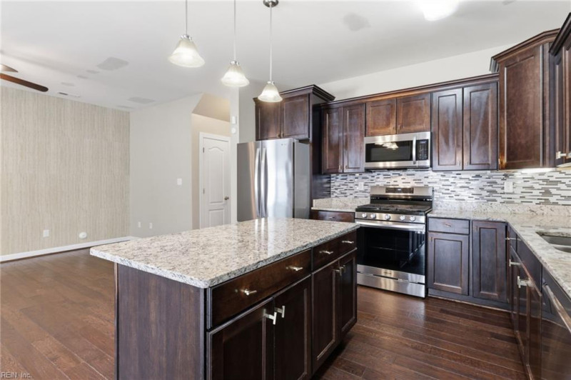 Photo 17 of 47 residential for sale in Virginia Beach virginia