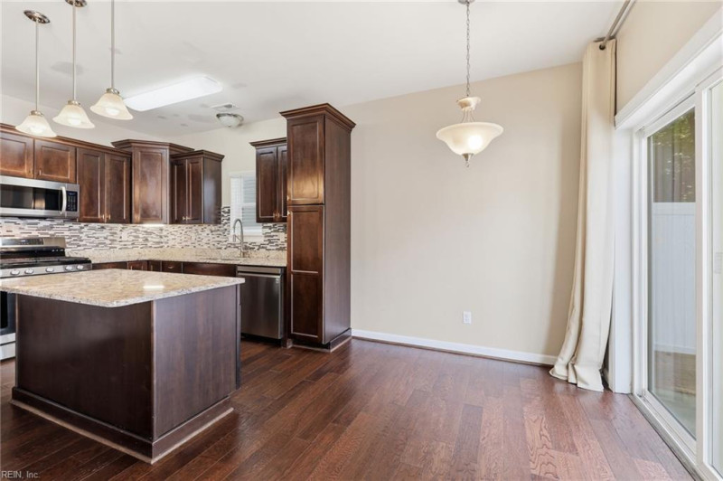 Photo 18 of 47 residential for sale in Virginia Beach virginia