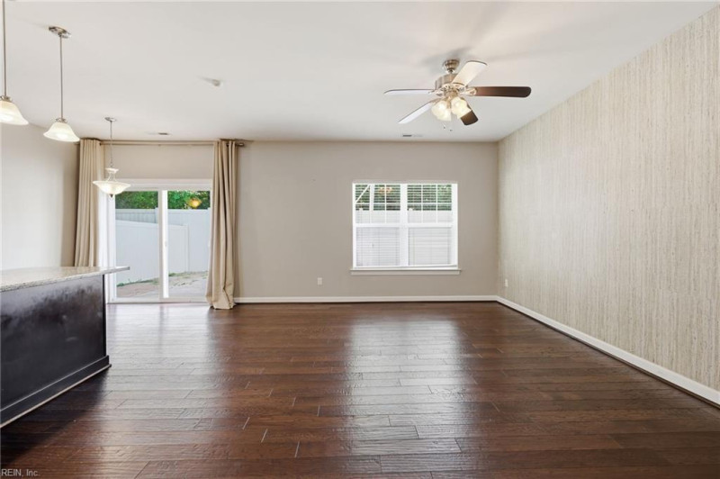 Photo 4 of 47 residential for sale in Virginia Beach virginia