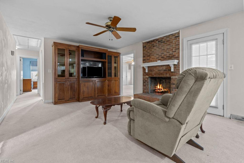 Photo 10 of 38 residential for sale in Franklin virginia