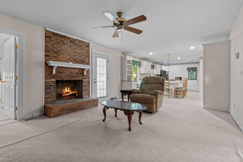 Photo 11 of 38 residential for sale in Franklin virginia