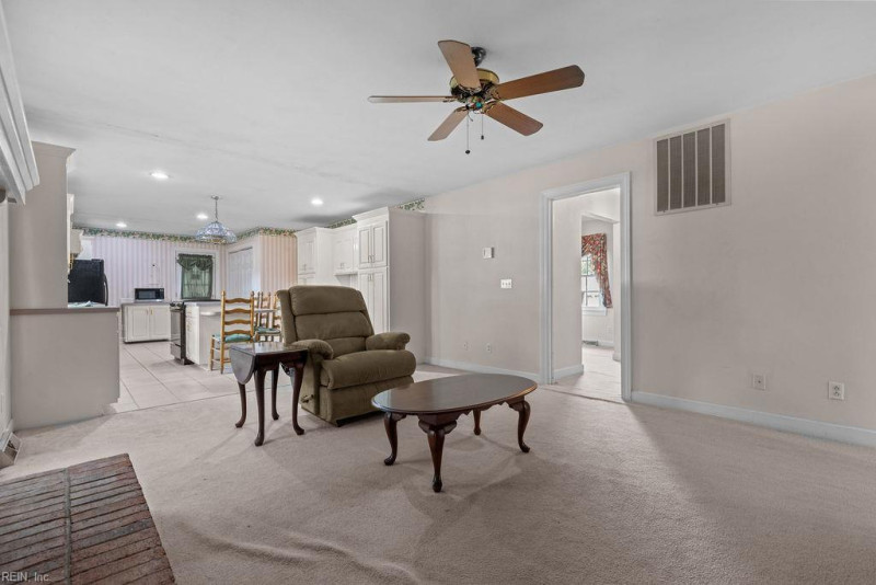 Photo 12 of 38 residential for sale in Franklin virginia