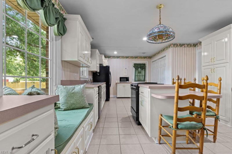 Photo 7 of 38 residential for sale in Franklin virginia