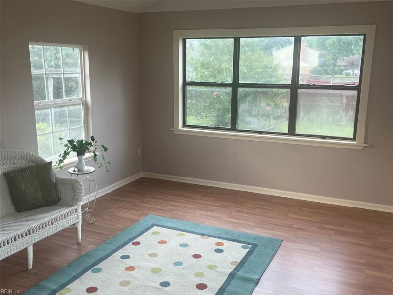 Photo 14 of 32 residential for sale in Chesapeake virginia