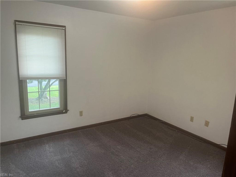 Photo 20 of 32 residential for sale in Chesapeake virginia