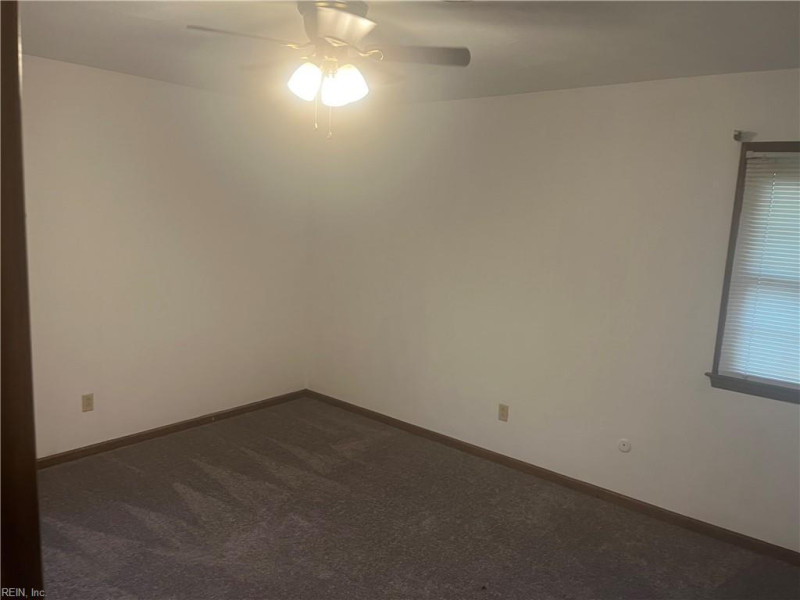 Photo 21 of 32 residential for sale in Chesapeake virginia