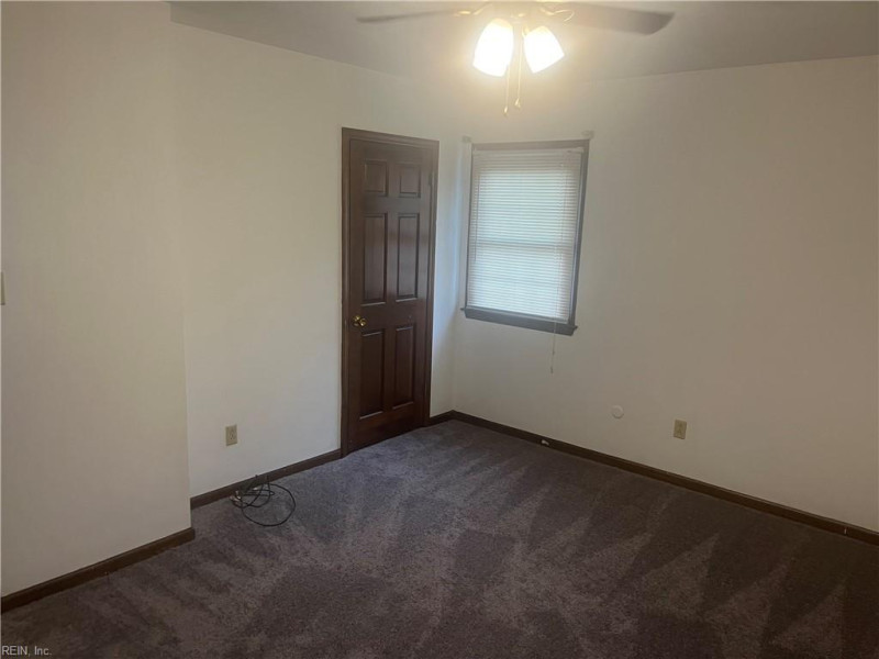 Photo 22 of 32 residential for sale in Chesapeake virginia