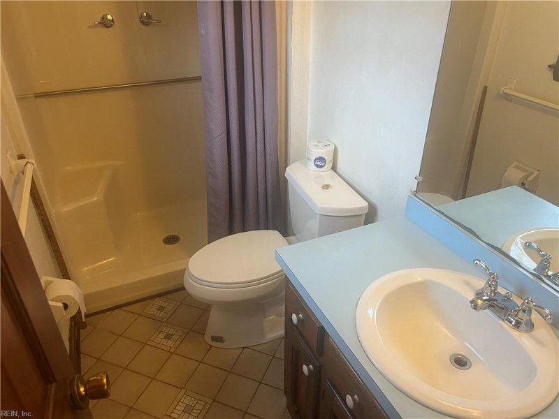 Photo 25 of 32 residential for sale in Chesapeake virginia