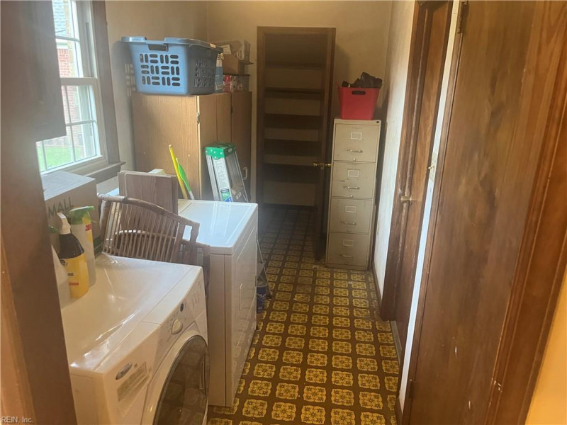 Photo 27 of 32 residential for sale in Chesapeake virginia