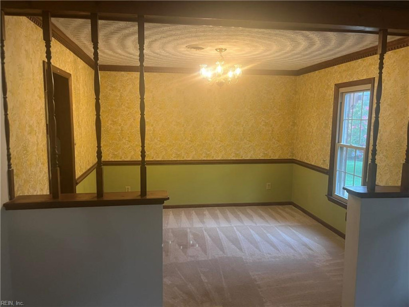 Photo 6 of 32 residential for sale in Chesapeake virginia