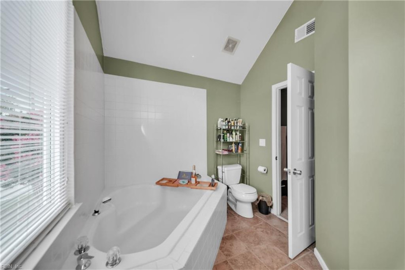 Photo 17 of 32 residential for sale in Suffolk virginia