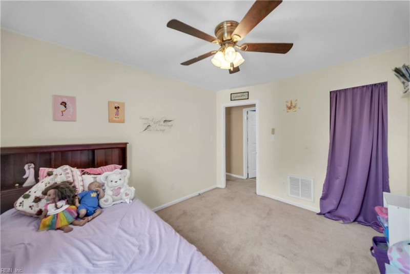 Photo 23 of 32 residential for sale in Suffolk virginia