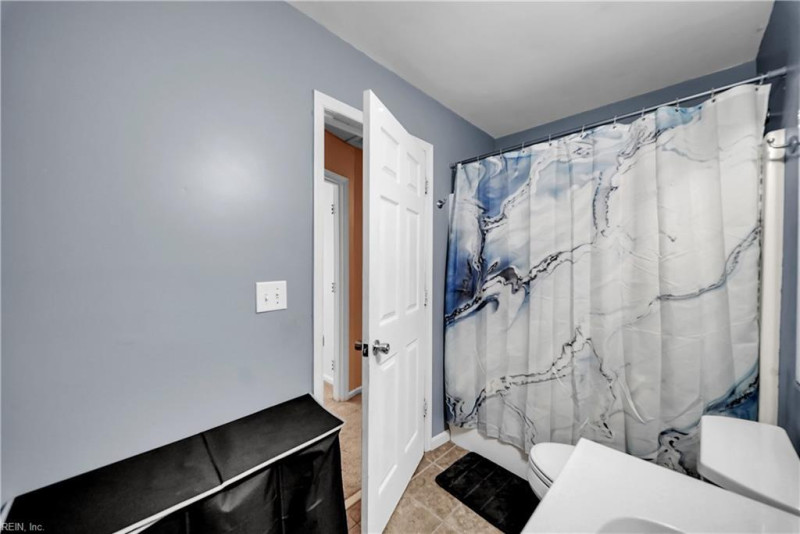 Photo 25 of 32 residential for sale in Suffolk virginia