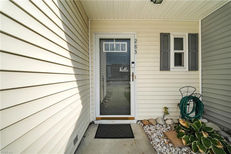 Photo 3 of 32 residential for sale in Suffolk virginia