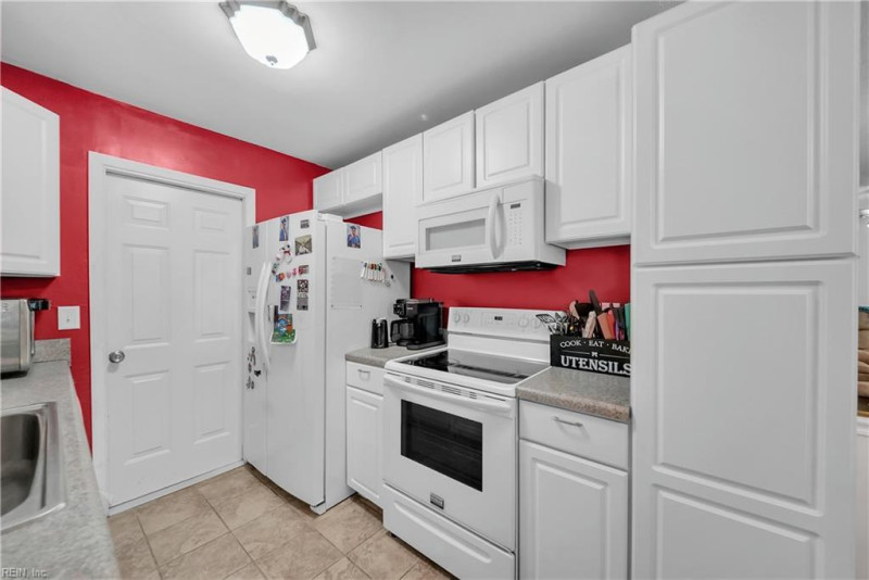 Photo 8 of 32 residential for sale in Suffolk virginia