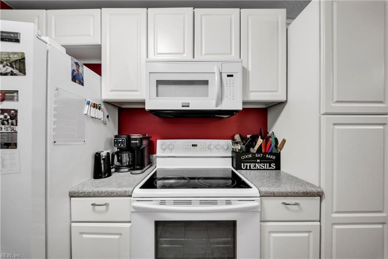 Photo 9 of 32 residential for sale in Suffolk virginia