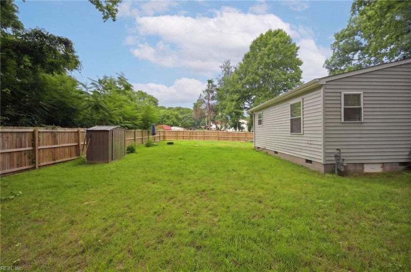 Photo 25 of 38 residential for sale in James City County virginia