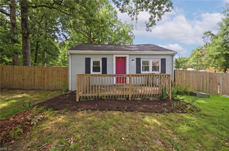Photo 3 of 38 residential for sale in James City County virginia