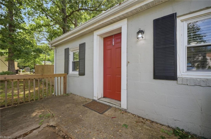 Photo 5 of 38 residential for sale in James City County virginia