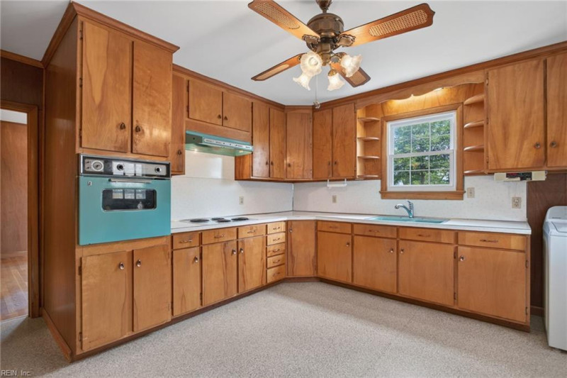 Photo 17 of 36 residential for sale in Newport News virginia