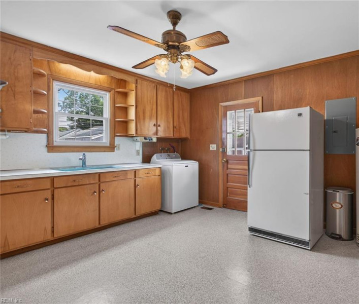 Photo 18 of 36 residential for sale in Newport News virginia
