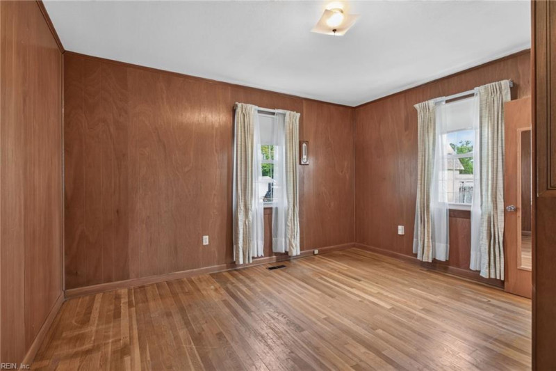 Photo 27 of 36 residential for sale in Newport News virginia