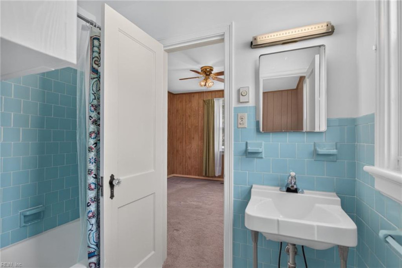 Photo 3 of 36 residential for sale in Newport News virginia