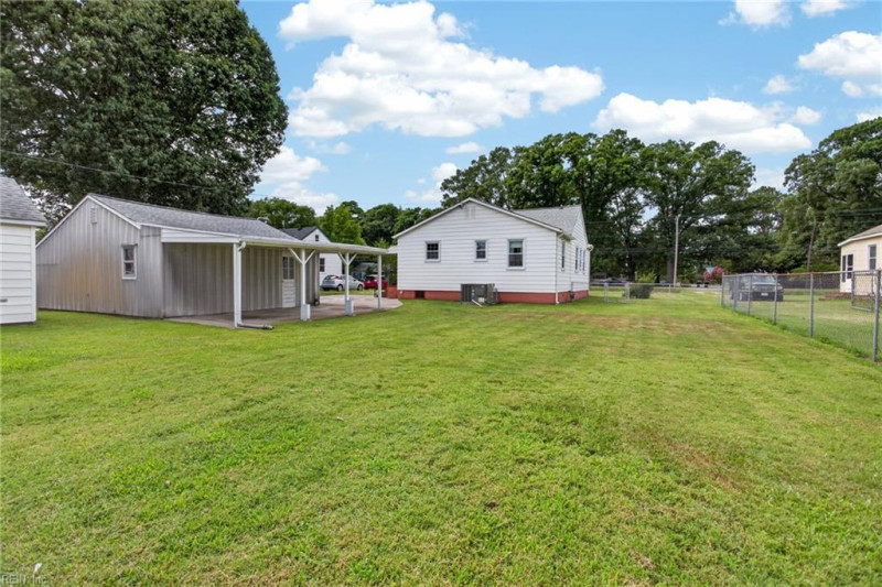 Photo 4 of 36 residential for sale in Newport News virginia